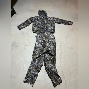 SITKA HUNTING SUIT